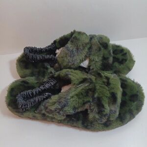 ARRAY Sz 8 NWB Olive Green/ Black Faux Fur Sling back Indoor OutdoorSlippers